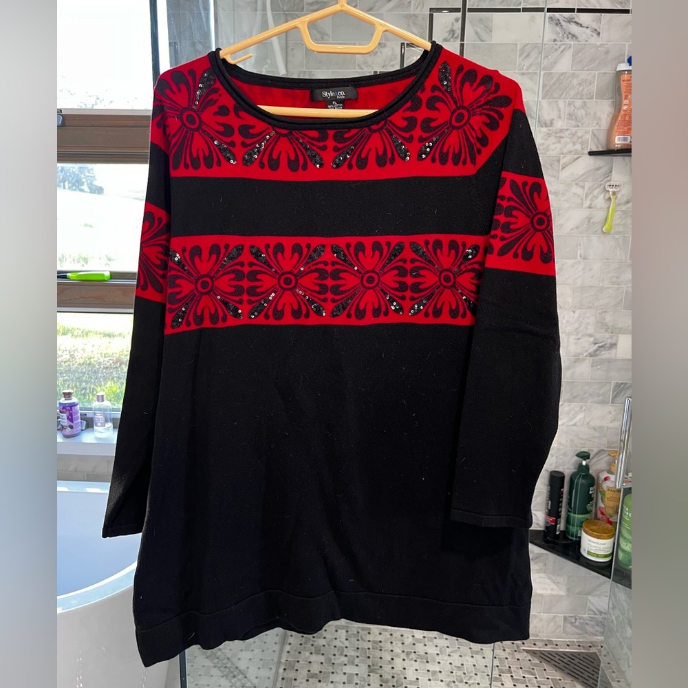 Style & Co. Black and Red Long Sleeve Sweater